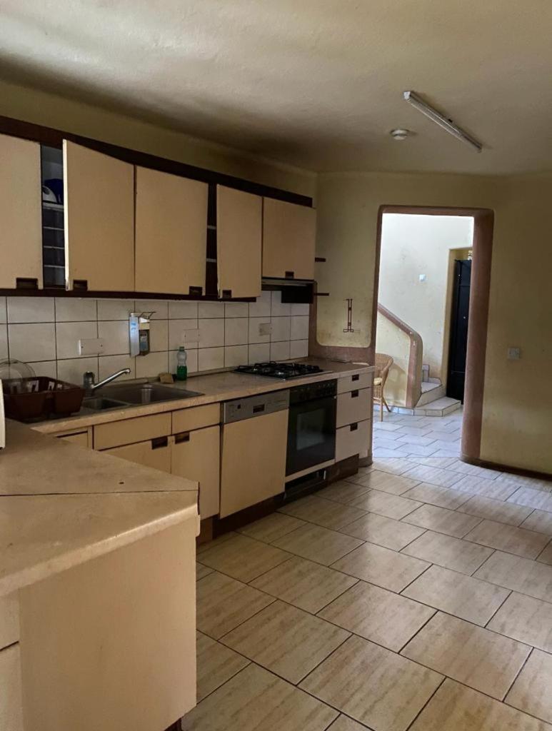 Guesthousejane Villa & Apartments Naivasha Quarto foto